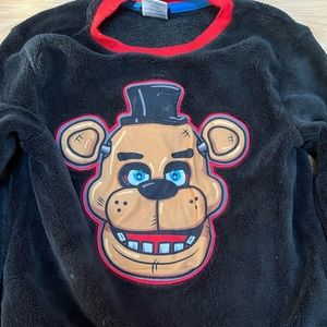 3 sets of pjs plus a bonus sleep shirt. Size 7/8